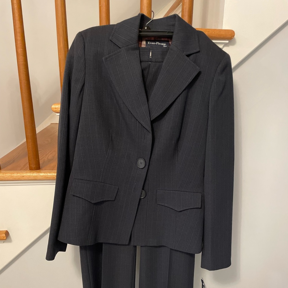 Size 6 Evan Picone Suit NWT navy